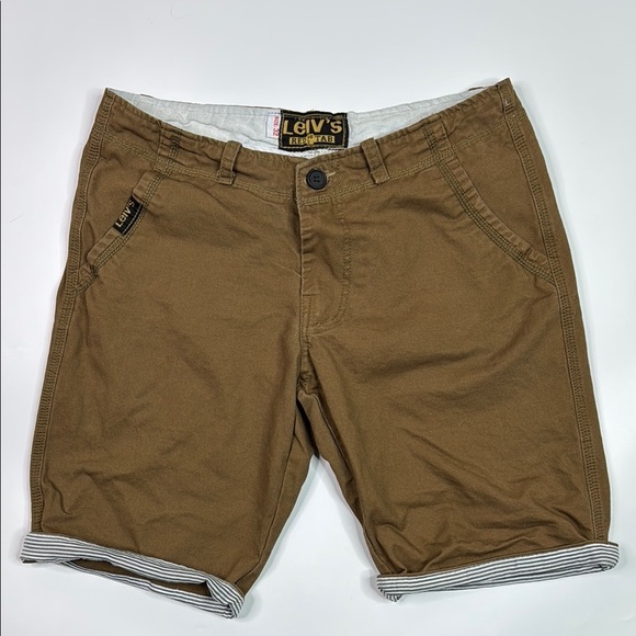 Levi's Red Tab Khaki Chino Shorts Size 32 - Picture 1 of 8
